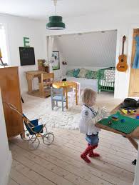 These Green Design Ideas Give You Inspiration To Create Unique And Exclusive Interior Design Project Dachboden Renovierung Dachwohnung Deckenlampe Kinderzimmer