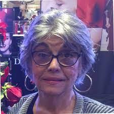 Vera Bailey's Instagram, Twitter & Facebook