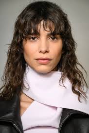 Clara Cervera, maquilladora: “Para no verme 7 años mayor, aplico poca  cantidad de base en 4 puntos estratégicos para devolver la frescura y tapo  las manchas con un poco de corrector”