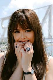 18a1011 Jpg 2000 3000 Mit Bildern Haar Pony Frisur Pony Lang Lange Haare Mit Pony