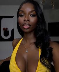 Ok Taylor is giving Steve Urkel! 🤣