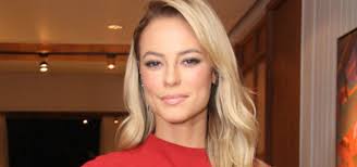 Globo já sabe quem fotografou Paolla Oliveira nua em gravação de série ·  Notícias da TV