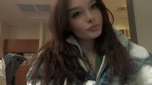 Kelsy Paige Benton (@kelsymcentire) • Threads, exprésate más