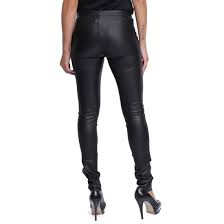 Trouvez la coupe qui sied le mieux votre style et votre silhouette parmi notre collection de pantalons élégants pour femme.comme pour tous nos articles en mode femme, nos stylistes vous proposent des pantalons de qualité, aux finitions soignées, pour un style tout simplement parfait. Pantalon Cuir Stretch Noir Oakwood Asteroid Noir Pour Femme