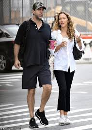 Who is david schwimmer dating right now? David Schwimmer Reunites With Wife Zoe Buckman For Coffee Two Years Are They Announcing Split Daily Mail Online