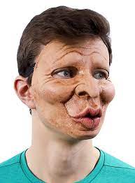 See a recent post on tumblr from @crispycheesecakeangel about duckface. Duckface Darling Halbmaske Maskworld Com