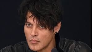 Gabriel garko si racconta a mara in una lunga intervista, ripercorrendo le tappe più importanti della sua carriera tra cinema, teatro, fiction e tv. Gabriel Garko La Moglie Di Eva Grimaldi Parla Della Sua Vita Privata Gabriele Moglie Attrice