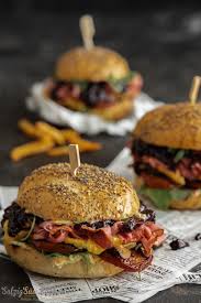 It's national hamburger month, and national hamburger day just so happens to fall on may 28. Pastrami Burger Mit Spicy Blaubeer Chutney Happy National Burger Day Salzig Suss Und Lecker