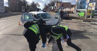 Озвучены сроки миллиардер джефф безос покинет пост главного исполнительного директора amazon уже 5 июля. V Rovno Inostranec Na Bmw Ustroil Dtp Pogibla Zhenshina Ukraina Tsn Ua