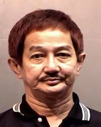 Shin Min Daily News 新明日报-  【法庭】服刑中的囚犯患冠病亡死者是71岁的陈培新（译音），过去50年有连串伤人、抢劫和拥有危险武器的案底。1996年他也因误杀坐牢，2010年8月获释后又犯案。  2017年1月30日，住在欧南园史布纳路（Spooner Road）第1座组屋的他，因隔壁邻居 ...