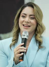 Experto urge revisar sistema de pensiones