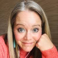 Shannon Wing's Instagram, Twitter & Facebook