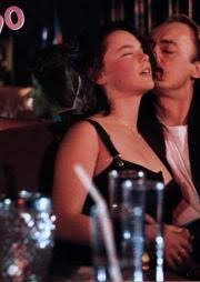 A night in the life of a young woman who wishes to learn and experience more of life. Delphine Zentout Uber Diesen Star Cinema De