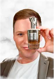 After admiring their sleek and artistic social media posts, I was thrilled  to finally discover @mindgamesfragrance while visiting Cannes last year.  I’m a sucker for beautiful bottles and was instantly ...