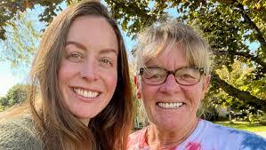 Karen Tindall's Instagram, Twitter & Facebook