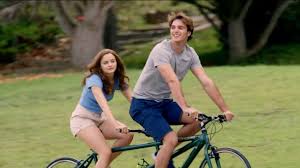 Elle evans' story is going to come to a close in kissing booth 3.the third and final installment of netflix's teen romcom franchise will pick up where the second left off, the summer before elle's. The Kissing Booth 3 Trailer Reveals Elle Caught In A Love Triangle Moviesr Net