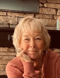 Dee Lovelace's Instagram, Twitter & Facebook