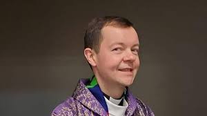 Por qué fue excomulgado el padre Adam Kotas? La noticia de su falsa muerte  revivió la polémica