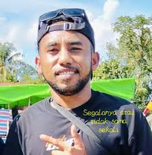 He's back! Michael Kors returns to #ProjectRunway alongside a few familiar  faces to help crown the winner of Season 21.