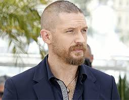 He has two children, two dogs, and is married to actress charlotte riley. Tom Hardy Lasst Kein Gutes Haar An Superhelden Kino De
