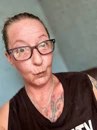 Is there an alternative to Omeprazole pls? I've been getting upper stomach  cramps that radiate pain through to my back when I eat and gas follows  later on. The pain has me