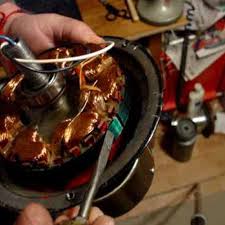 The lights work, but the fan doesn't turn even though it hums. Ceiling Fans Repairing Fan Repair In Delhi à¤›à¤¤ à¤• à¤ª à¤– à¤• à¤®à¤°à¤® à¤®à¤¤ à¤¸ à¤µ à¤¦ à¤² à¤²