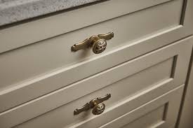 Alno is the most requested line of fine decorative cabinet hardware, offering cutting edge designs from traditional to contemporary styles. Pin On Top Knobs Tuscany Collection