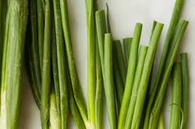 Today i am going to show you how to get some really nice diced green onions. Difference Between Scallions And Green Spring Onions Kitchn