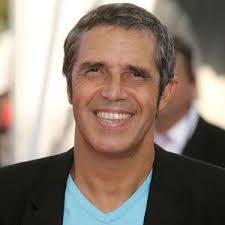 Toutes les concerts de julien clerc. Julien Clerc Le Chanteur Francais Le Mieux Paye En 2021 Mediamass
