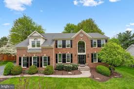 2705 Merricourt Ln, Herndon, VA 20171