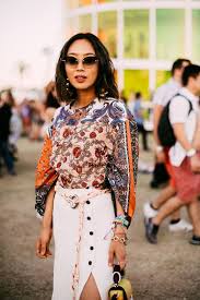If you have a long dress, it can protect your skin from the scorching sun or low temperatures. Coachella Style Outfit Ideas 2020 What To Wear To Coachella