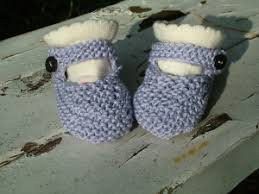 You can find the free crochet pattern at this link Free Baby Mary Jane Booties Knitting Pattern Archives Knitting Bee 8 Free Knitting Patterns