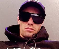 Logan Carmody's Instagram, Twitter & Facebook