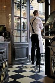 Paris Waiters Often Wear Long White Aprons French Cafe Parisian Cafe Paris Cafe