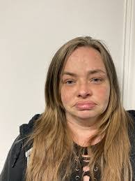 Shannon Rader's Instagram, Twitter & Facebook