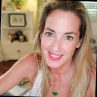 Lynne Maynard's Instagram, Twitter & Facebook