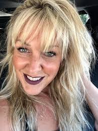 Stephanie Thaxton's Instagram, Twitter & Facebook