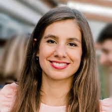 Lisa Torrens's Instagram, Twitter & Facebook