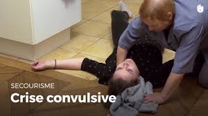 Léa fait une crise d'épilepsie (ep21). Premiers Secours Crise Convulsive Secourisme Youtube