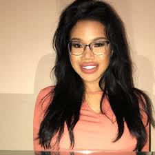 Stephanie Hills's Instagram, Twitter & Facebook