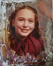 Hi 😊 could anyone please help with this photo of my late nan and restore  the colour back into it .. She was at butlins in this picture.. 😊 would be  very