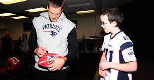 (born august 3, 1977) is an american football quarterback for the tampa bay buccaneers of the national football league (nfl). E 60 Special On Tom Brady And A Young Fan Highlights Espn S Week 14 Nfl Content Espn Press Room U S