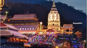 Kek lok si, or temple of supreme bliss, is a sprawling complex on a hillside overlooking the town of ayer itam. Kek Lok Si Temple Tourist Attration Travel Guide Readofia