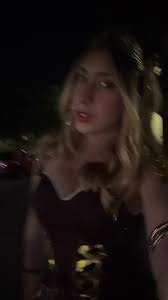 lily reyes (@lilyyy.reyes)