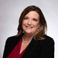 Laura Eisel's Instagram, Twitter & Facebook