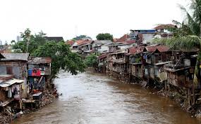 Hasil gambar untuk kumuh manggarai