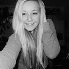 Allie Bean's Instagram, Twitter & Facebook