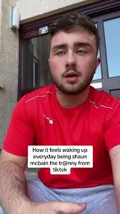 Derek Mcbain's Instagram, Twitter & Facebook