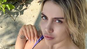 Wanda Nara looks amazing even without makeup