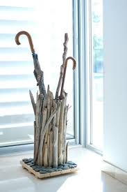 Diy Creez Un Porte Parapluie Avec Du Bois Flotte Idee De Decoration Deco Bois Flotte Et Porte Parapluie